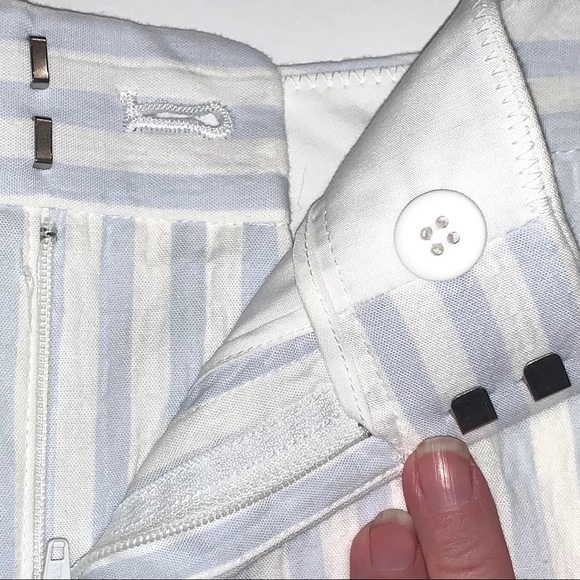 Club Monaco sz 0 light blue & white striped scalloped hem dressy short shorts - Picture 8 of 16
